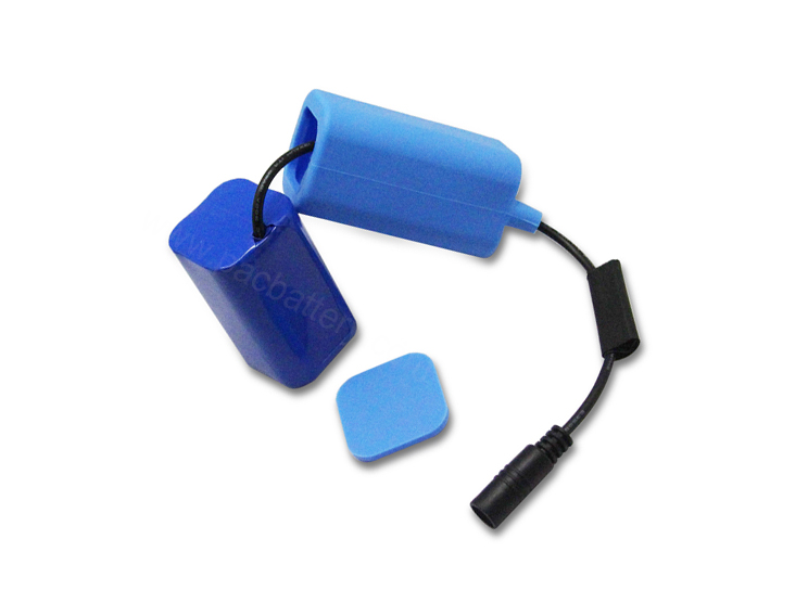 Waterproof 7.4V lithium battery 4400mAh with silicon cover for portable sport products